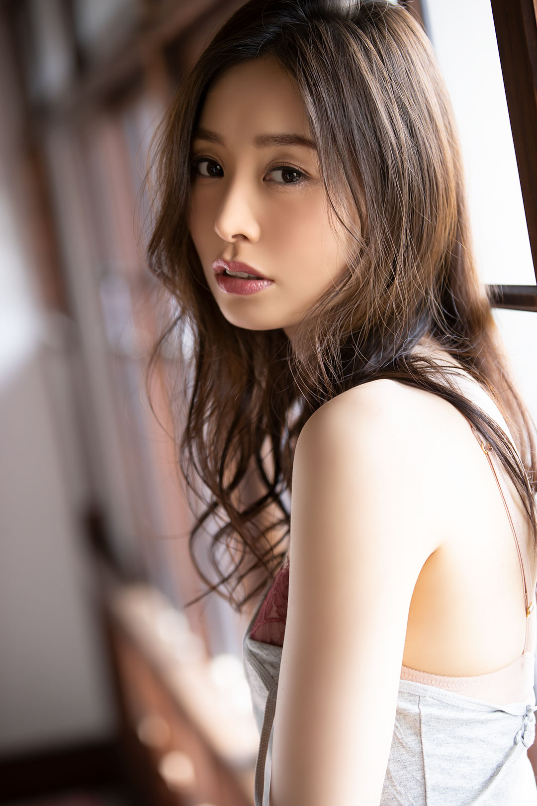 夏目彩春の顔写真｜ティーパワーズ公式プロフィール