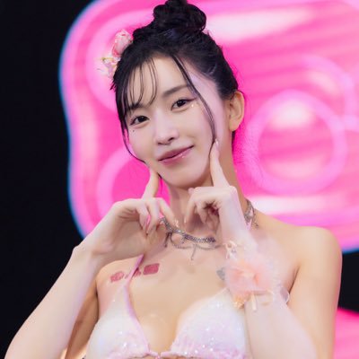 鈴木真夕の本人公式Xプロフィール写真
