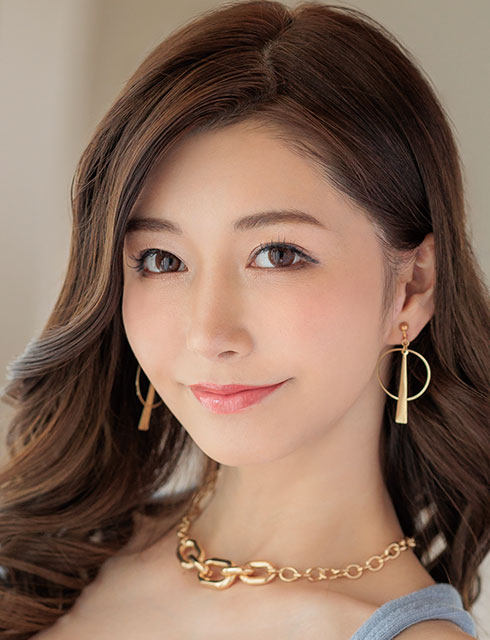 愛弓りょうの顔写真｜マドンナ公式プロフィール